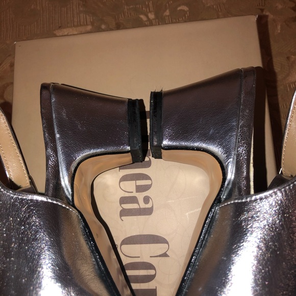 Silver leather sandals. - Picture 8 of 16